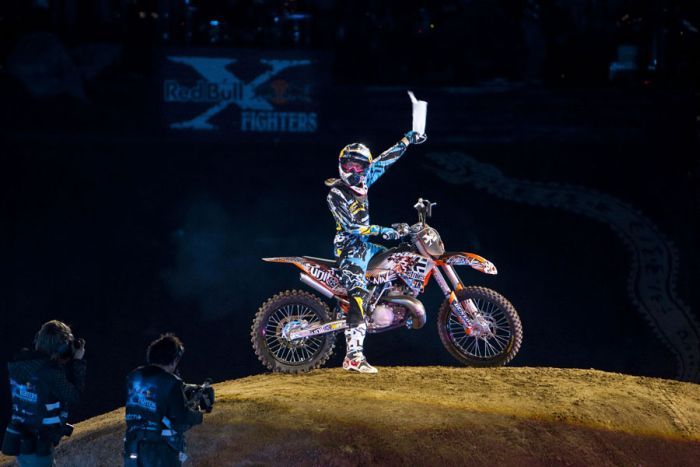  "Red Bull X-Fighters 2010" (21 )