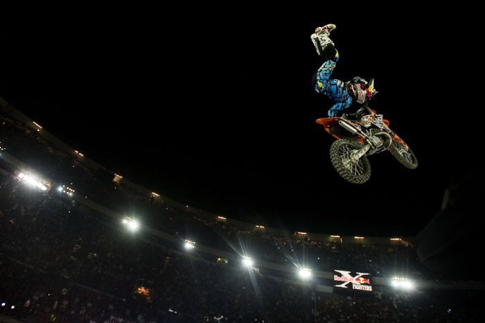  "Red Bull X-Fighters 2010" (21 )