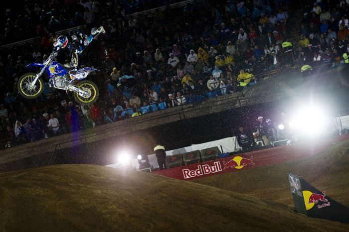  "Red Bull X-Fighters 2010" (21 )