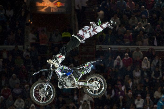  "Red Bull X-Fighters 2010" (21 )