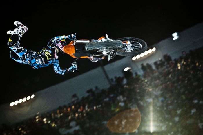  "Red Bull X-Fighters 2010" (21 )