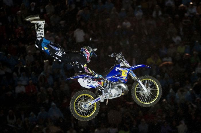  "Red Bull X-Fighters 2010" (21 )