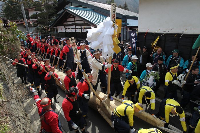 Фестиваль Онбасира в Японии