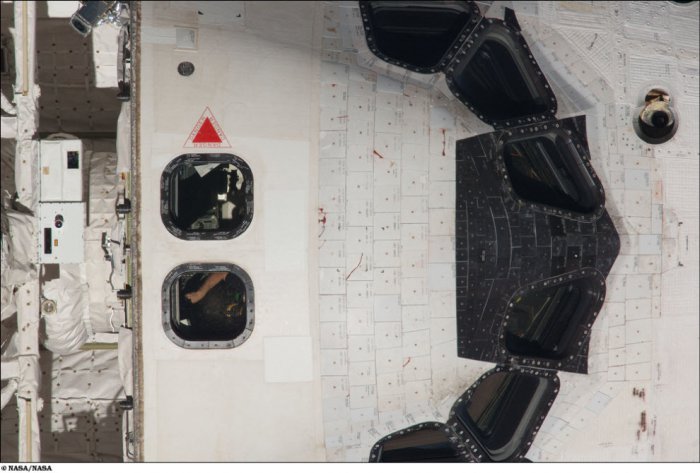  STS-131 (18 )