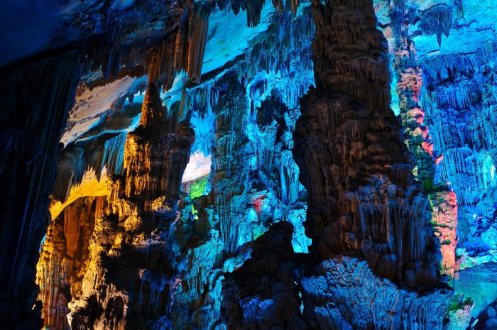 Радужная пещера Тростниковой флейты