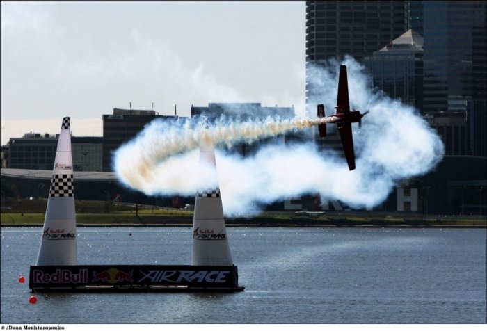     "Red Bull Air Race" (53  + 4 )