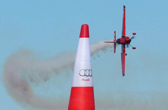     "Red Bull Air Race" (53  + 4 )