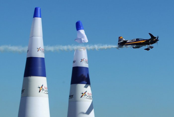     "Red Bull Air Race" (53  + 4 )