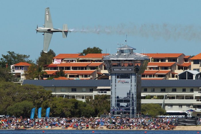     "Red Bull Air Race" (53  + 4 )