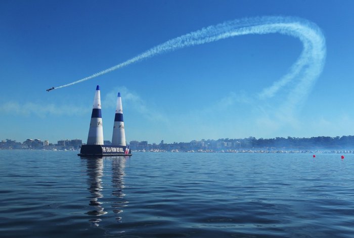     "Red Bull Air Race" (53  + 4 )