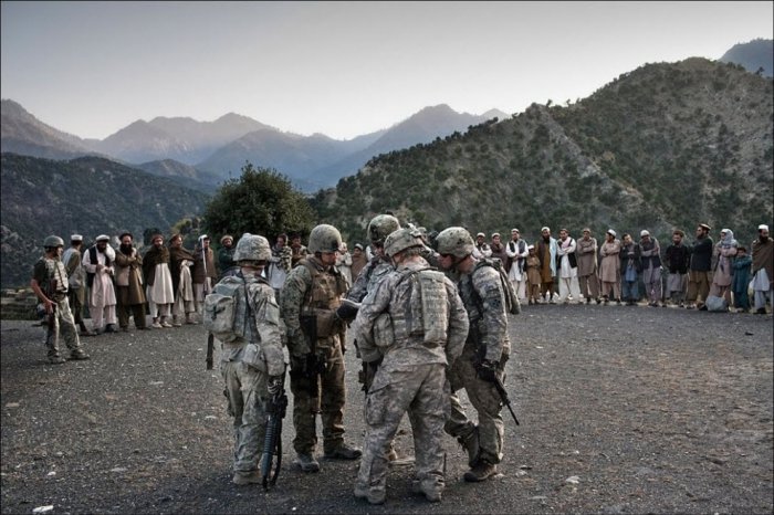 Репортаж о нелегкой жизни и службе американцев в Афганистане (35 фото)