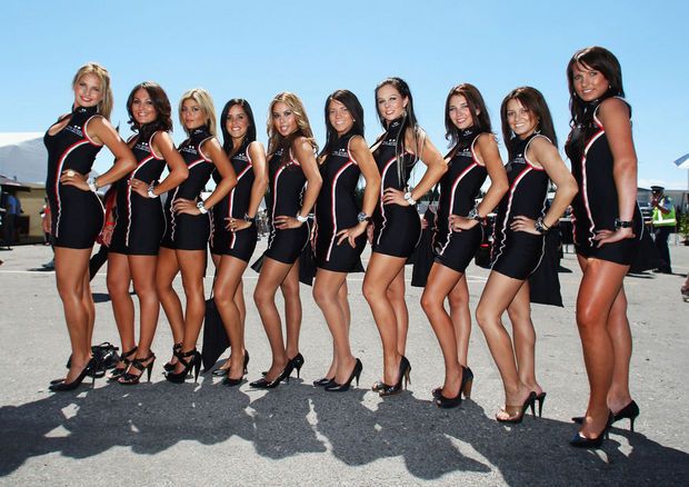 Фотографии красивых девушек с Формулы-1 (60 фото)