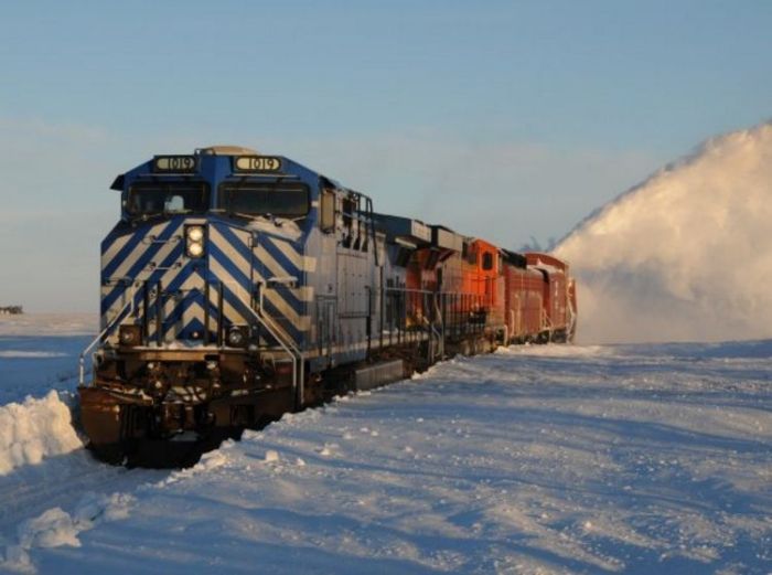 Снегоуборочные поезда (27 фото)