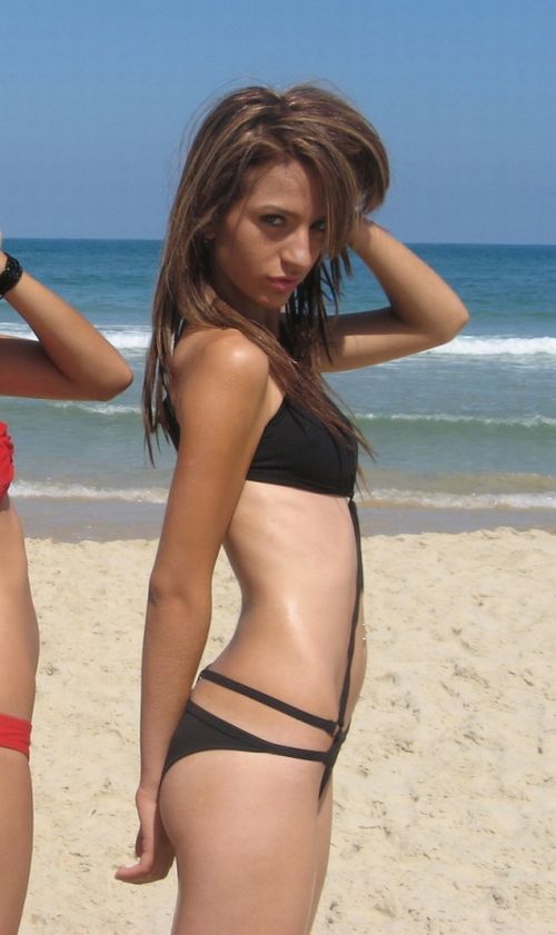 Израильские девушки на пляже