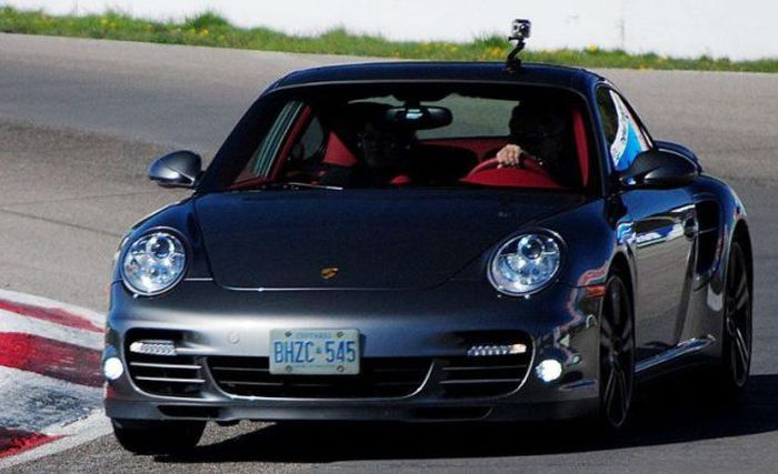 Porsche 911 Turbo разбился во время краш-теста (10 фото)