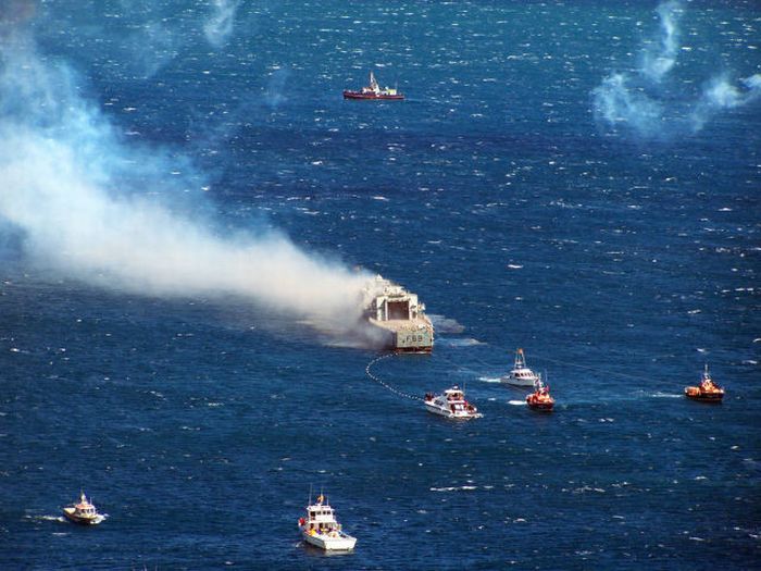 Утилизация известного фрегата HMNZS Веллингтона в Новой Зеландии (11 фото)