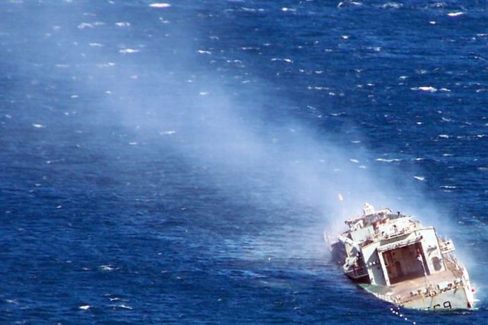 Утилизация известного фрегата HMNZS Веллингтона в Новой Зеландии (11 фото)