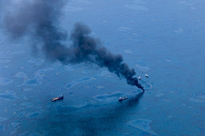 Нефть уже находится у берегов Луизианы