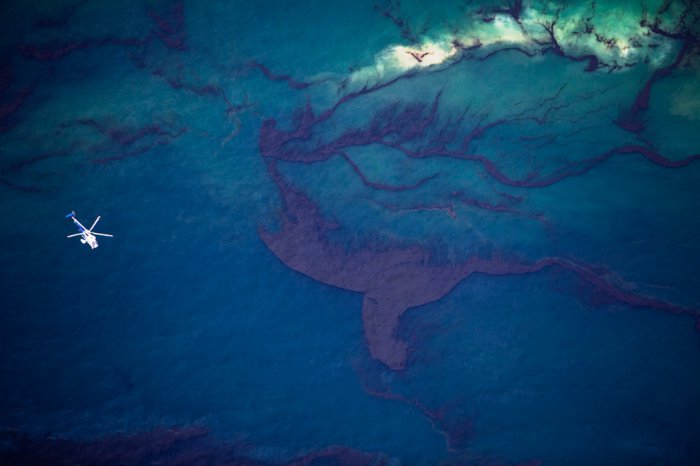 Нефть уже находится у берегов Луизианы