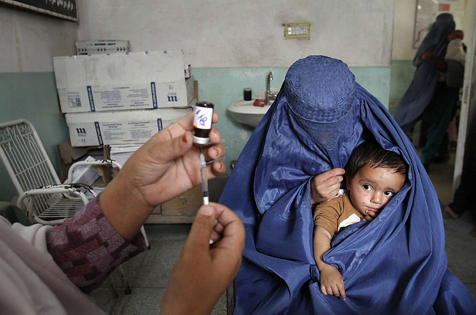 Ребенок умер от прививки от полиомиелита. Прививка в Афганистане. Вакцинация от полиомиелита в Афганистане.