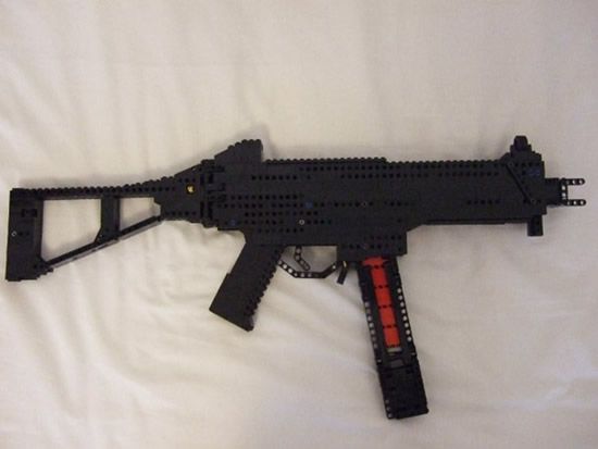 Оружие в стиле Лего (16 фото)