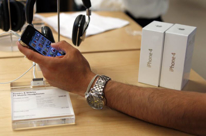 Стартовали продажи Apple iPhone 4 (17 фото)