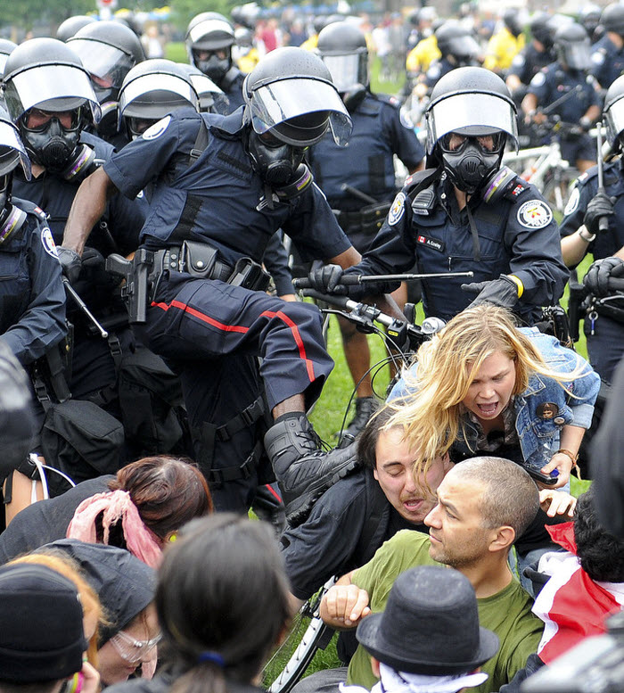 Протесты в Торонто (34 фото)