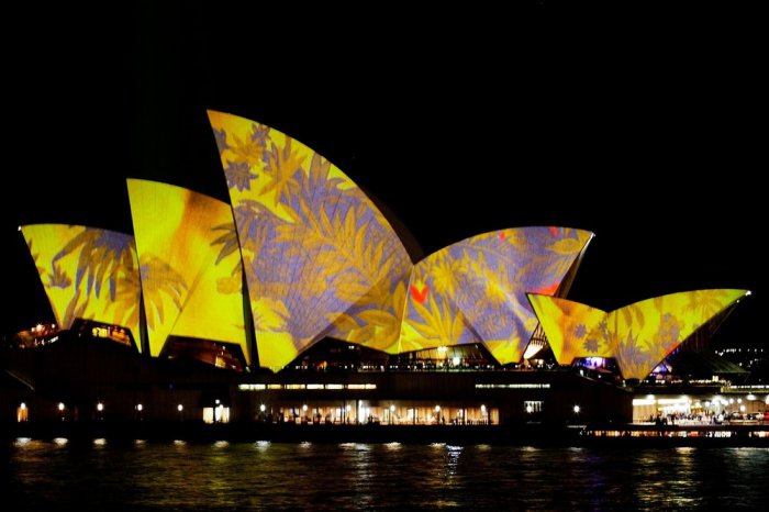  , ,    - Vivid Sydney