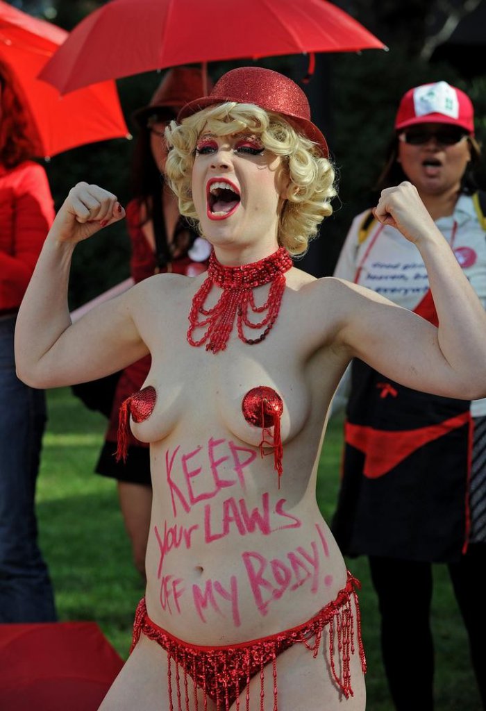 Акция протеста сиднейских проституток (12 фото)