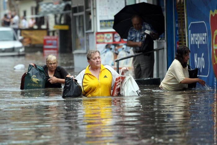 Наводнение в Киеве (8 фото)