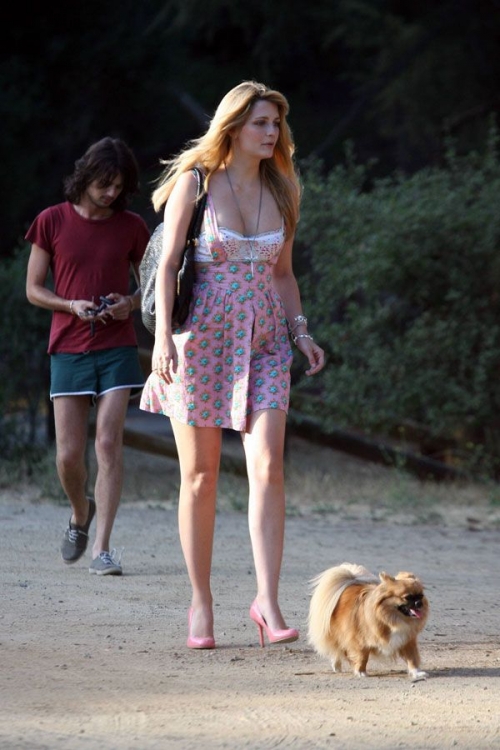   (Mischa Barton) (8 )