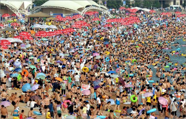 Пляж в Китае (10 фото)