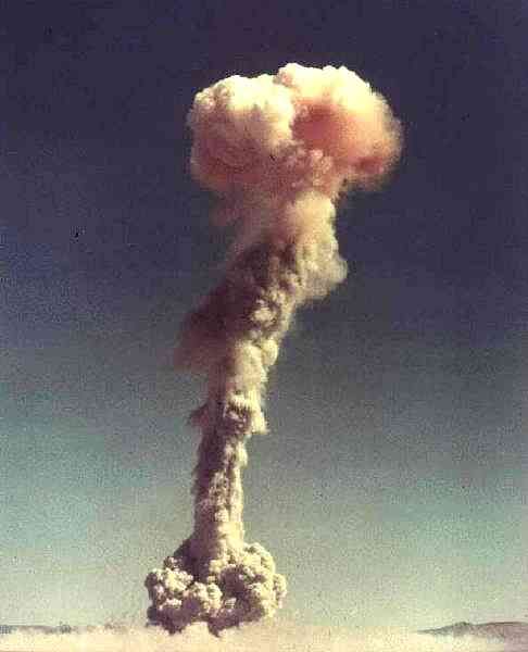Ядерные взрывы (88 фото)