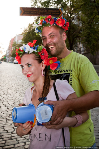 Общество Синих ведерок в гостях у FEMEN (6 фото)