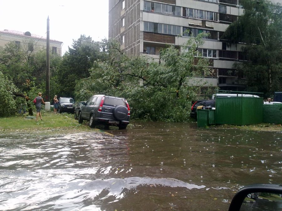 Бури в москве сейчас