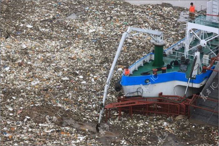 Тонны мусора в Китае (17 фото)