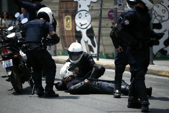 В Греции массовые беспорядки (14 фото)