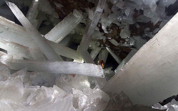 Кристальная пещера (8 фото)