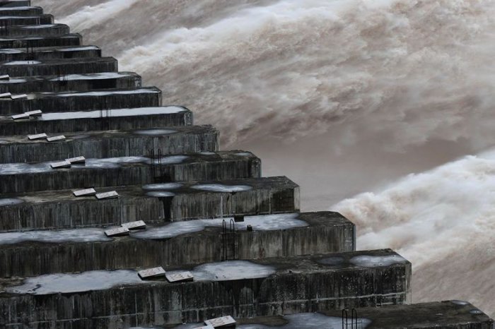 Крупнейшая в мире плотина находится в Китае (12 фото)