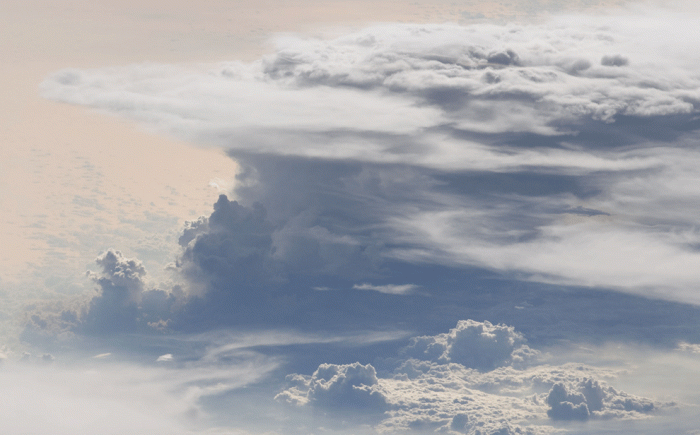 Сильные ураганы, гром и молнии (37 фото)