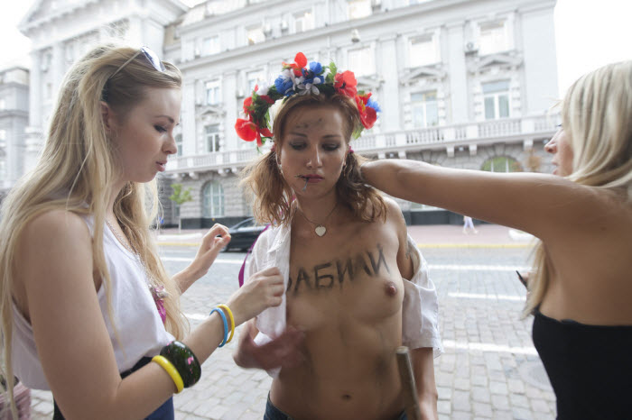 Женское движение FEMEN