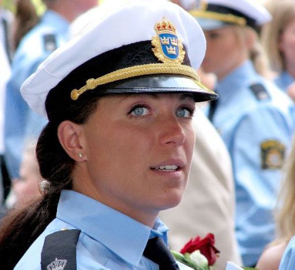 Девушки полицейские (35 фото)