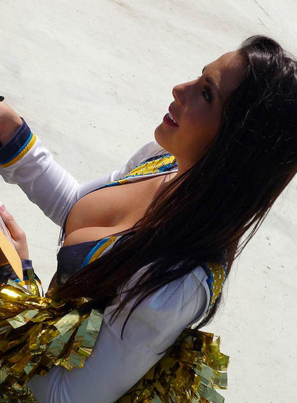 Cheerleaders Nipple Slips