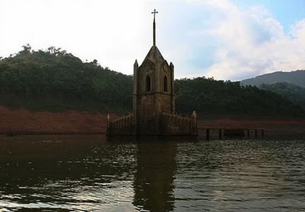 Подводная церковь в Венесуэле (9 фото)