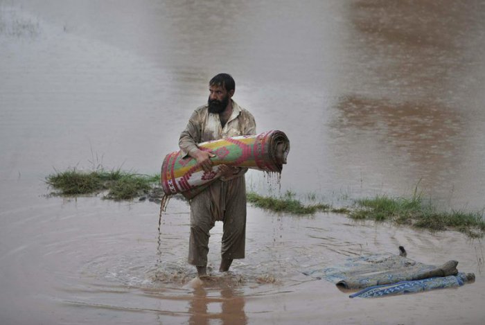 Наводнение в северо-западном Пакистане (29 фото)