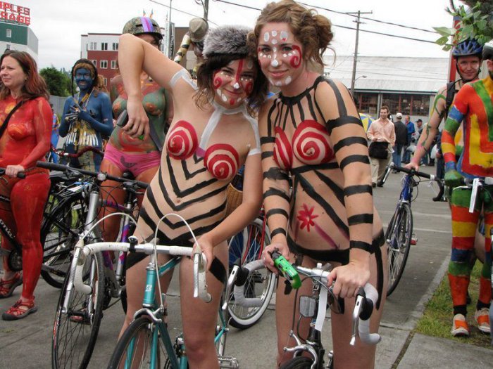   London Naked Bike Ride 2010 (83 )