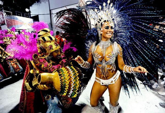 Бразильские девушки с карнавалов
