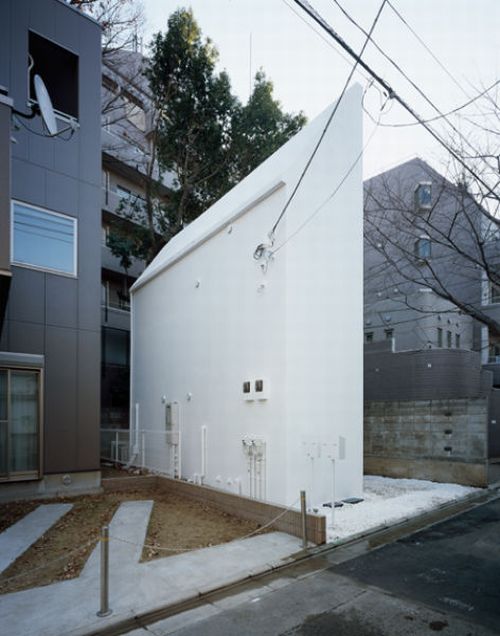 Необычное постройка в Токио (19 фото)