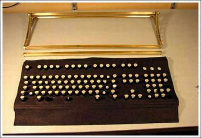 Оригинальная клавиатура в стиле стимпанк (44 фото)