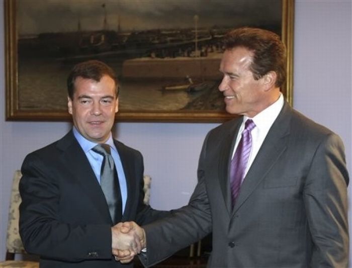 Дмитрий Медведев и Арнольд Шварценеггер (14 фото)